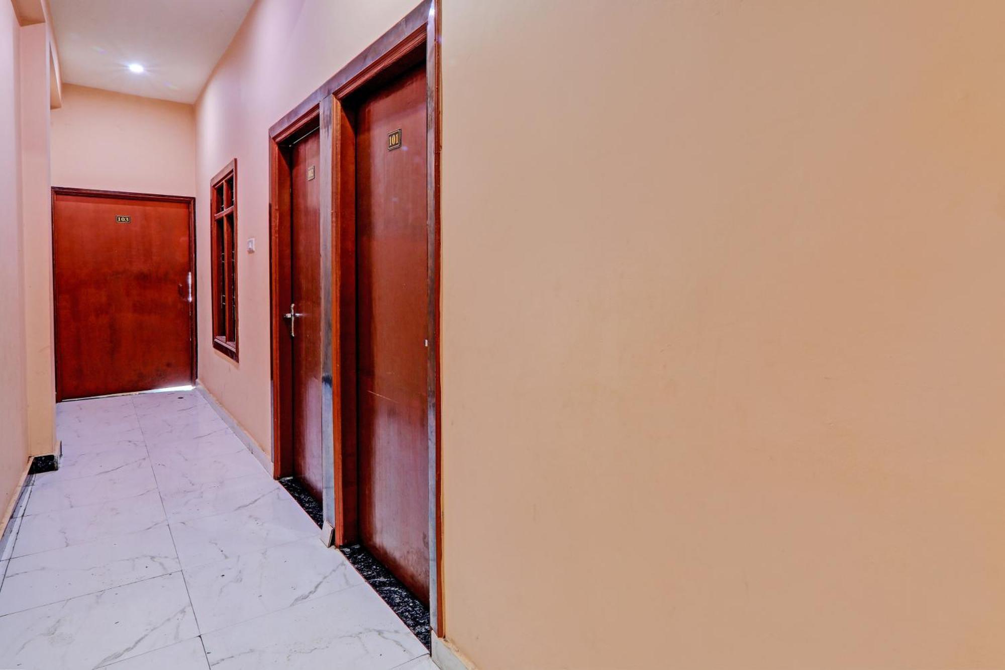 Hotel O Home Singhs Delight Váránasí Exteriér fotografie